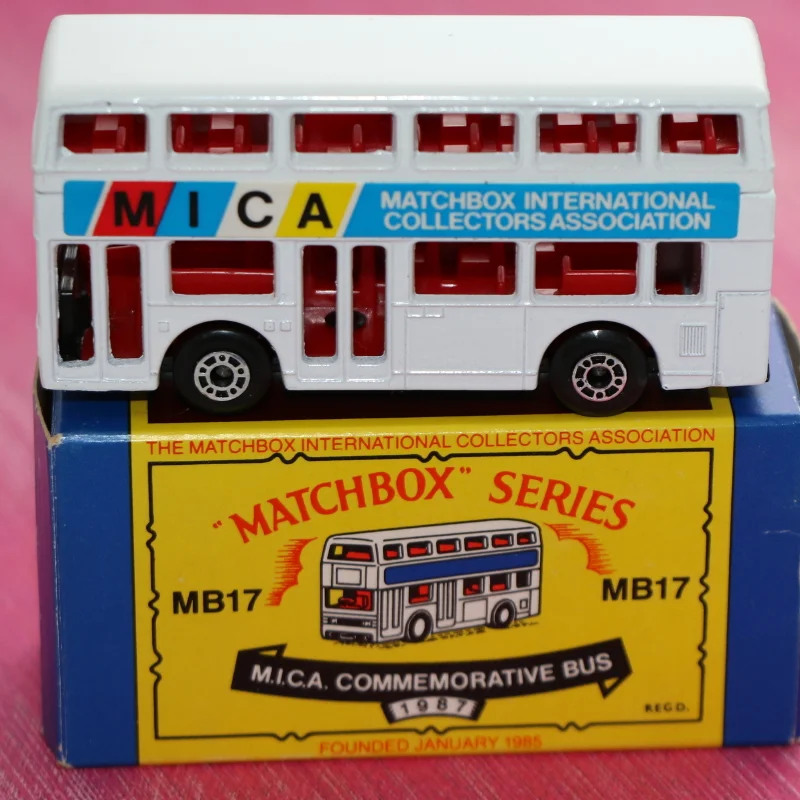 Matchbox "MICA" Londoner Bus & Box Front side view of bus and box